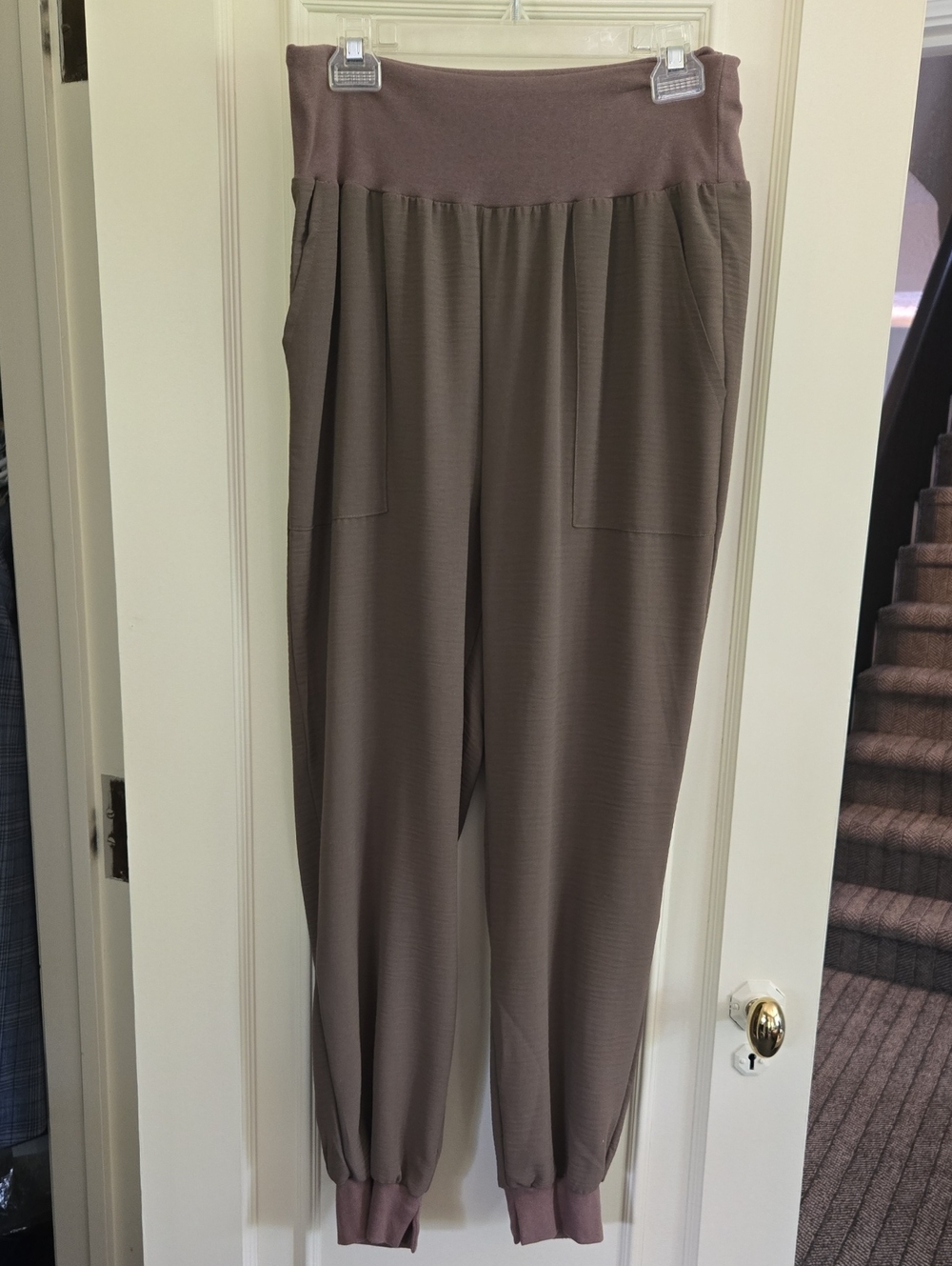 Relaxed Jogger Pants in Taupe XL